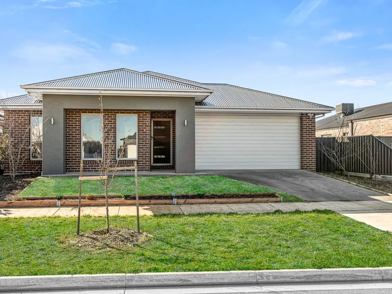 Charming Single-Story Brick Home in Prime Bonshaw Location