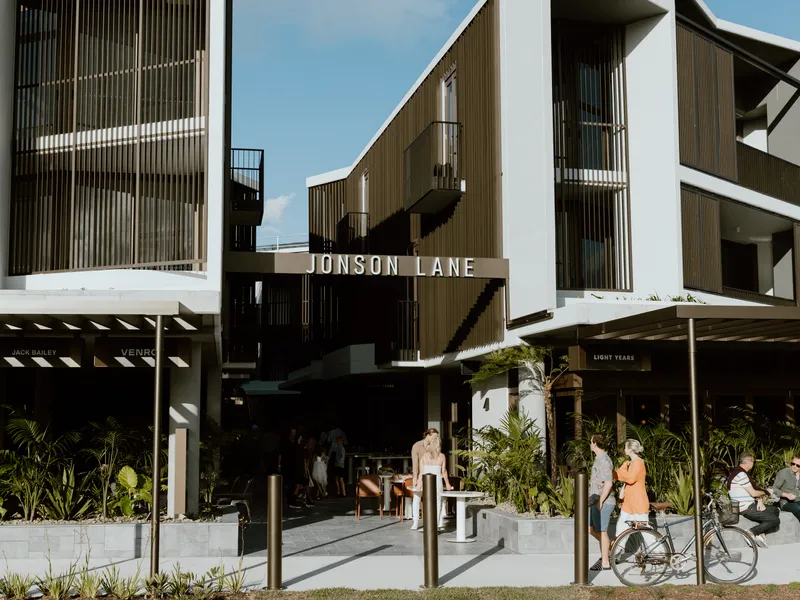 JONSON LANE: 2 BEDROOM / 2 BATHROOM APARTMENT IN THE HEART OF BYRON BAY