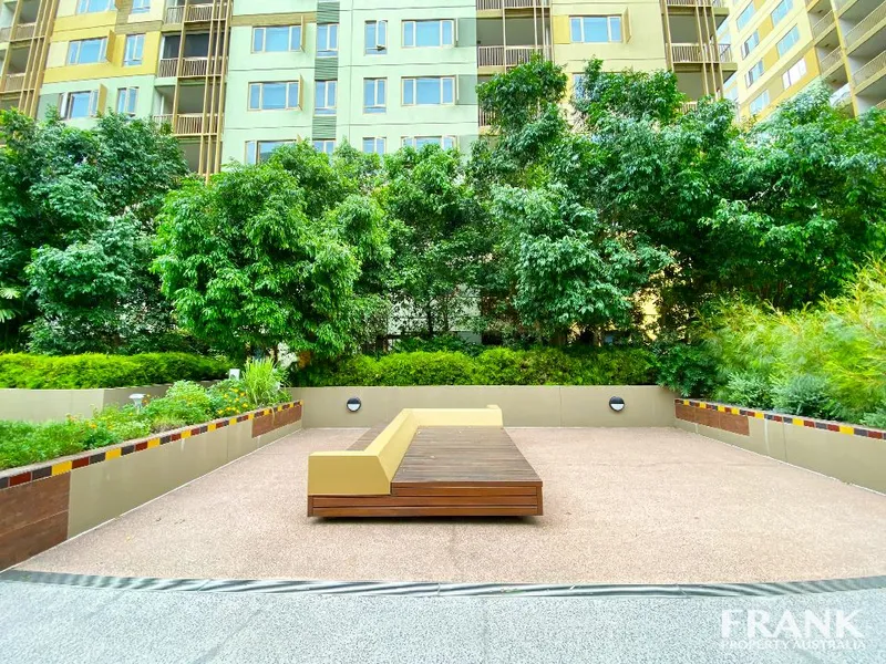 Spacious Apartment with convenience and city aspect