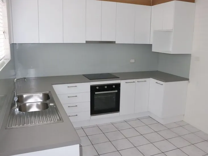 Renovated Two Bedroom Unit, Close To Everything!