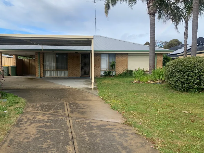 TUCKED AWAY IN A CUL-DE-SAC – CONTACT JUDY 9534 00274