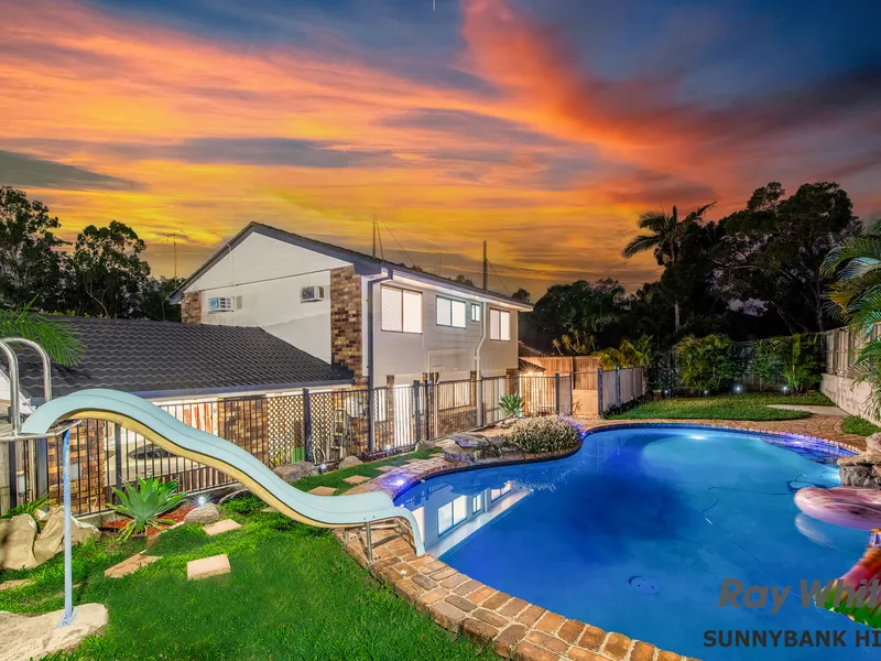 UPSCALE LARGE FAMILY RETREAT IN TOP SPOT!