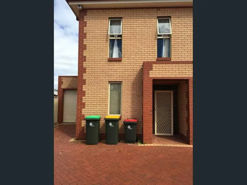Two-Bedroom Townhouse in Prospect!