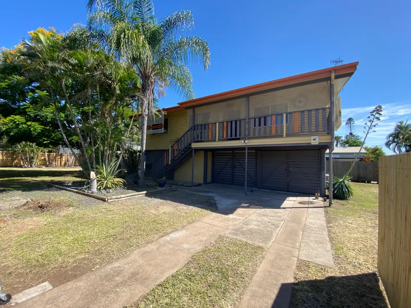 STUNNING RENOVATED HIGH-SET HOME ON A LARGE 809sqm FULLY FENCED CORNER BLOCK!
