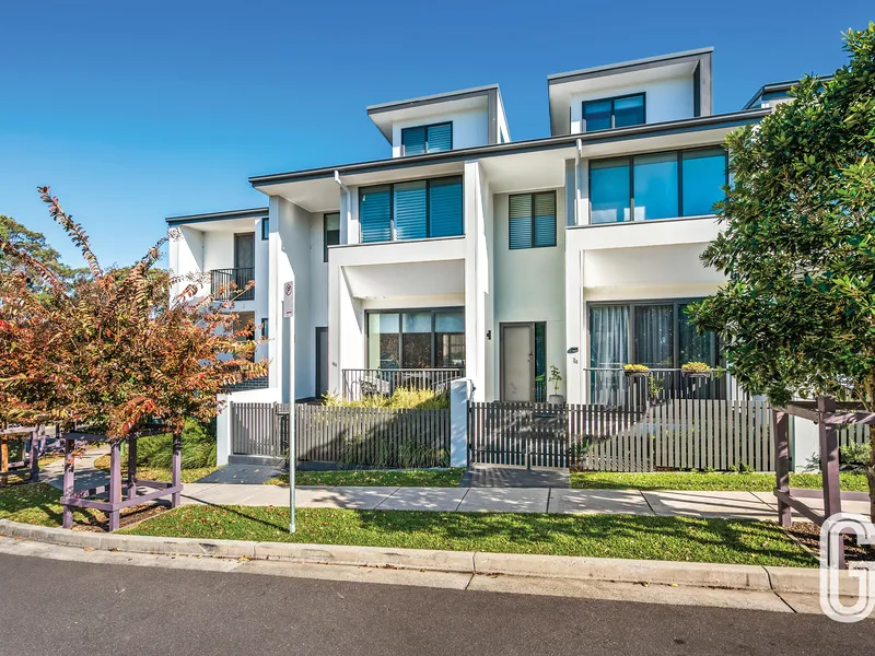 Modern Multi-Level Terrace in a Prized Location