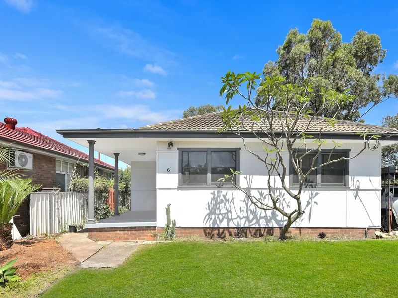 ULTRA CONVENIENT... NEXT TO THE PARK!!