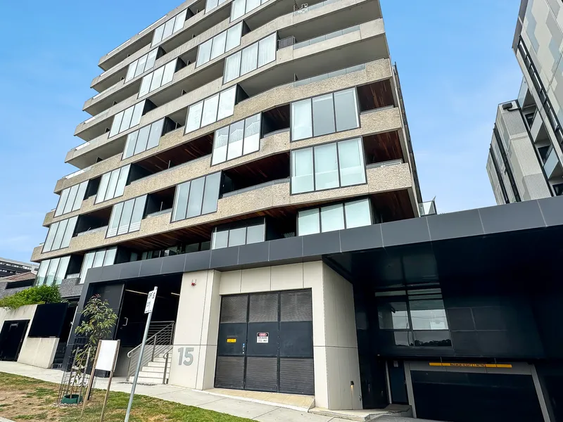 PARKSIDE LUXURY AND CONVENIENCE