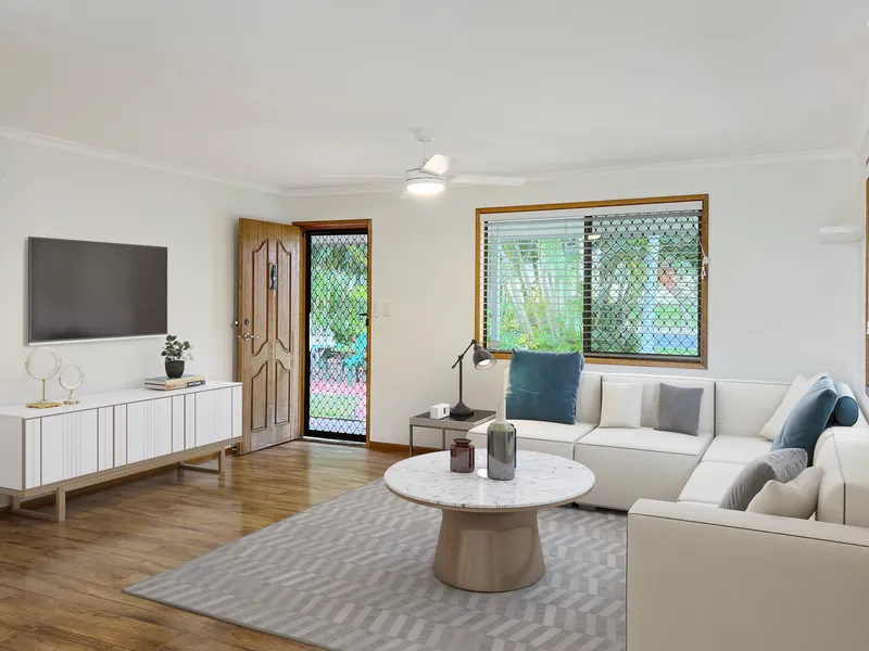 Charming Family Home in Quiet Torquay Street