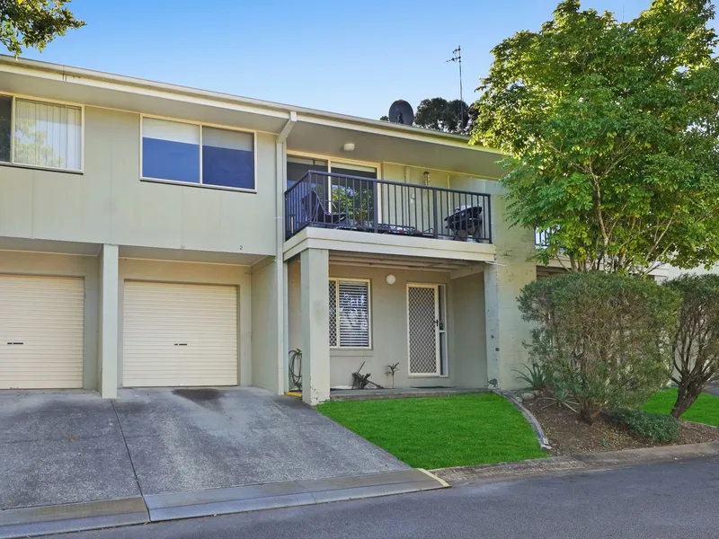 CENTRALLY LOCATED 3 BEDROOM TOWNHOUSE