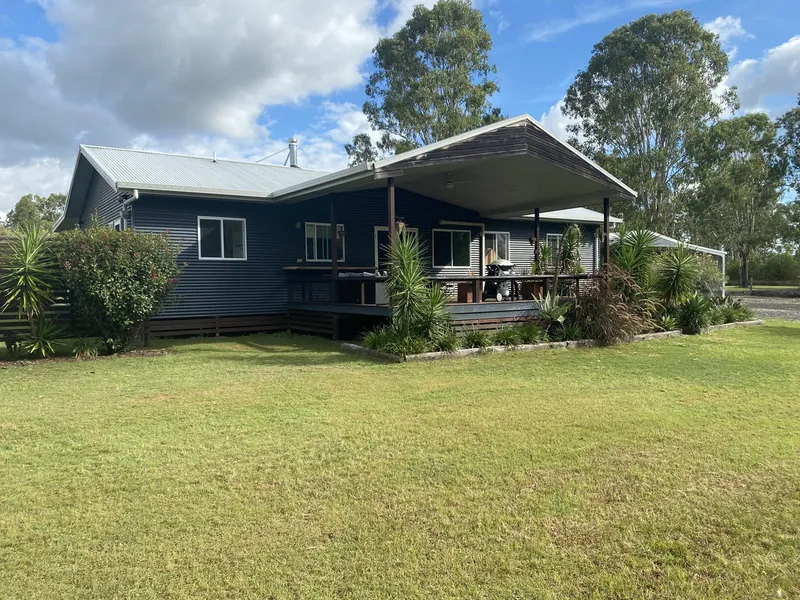 Acreage family home with granny flat!