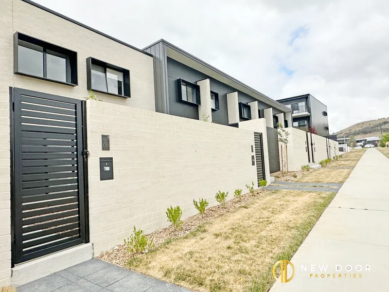 Modern 3 Bedroom Townhouse for Rent in Taylor!