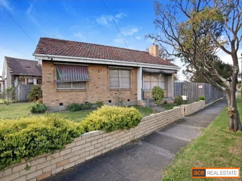 The Prefect Family Home!!