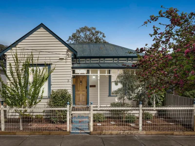 Edwardian Elegance With Enticing Scope