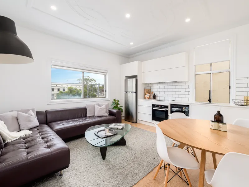 RENOVATED ONE BED APARTMENT IN HEART OF SUMMER HILL