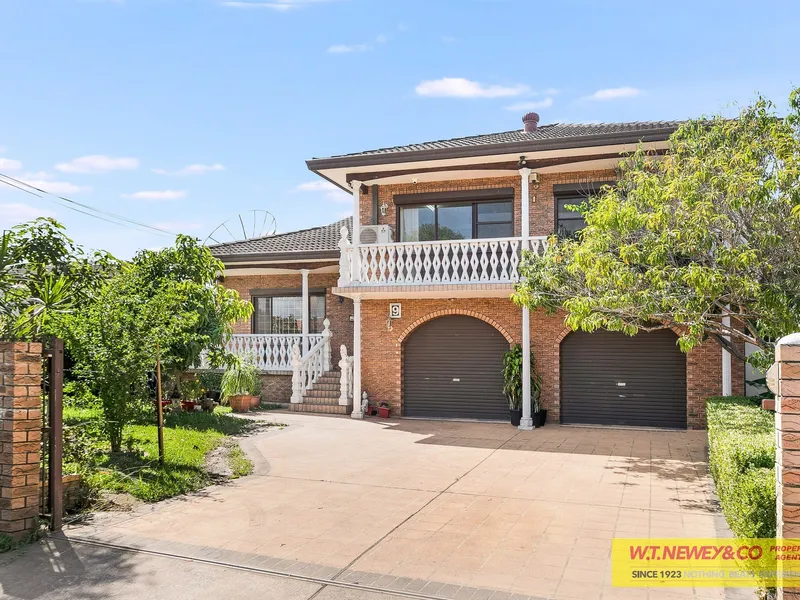 SPACIOUS FAMILY HOME-READY TO MOVE IN