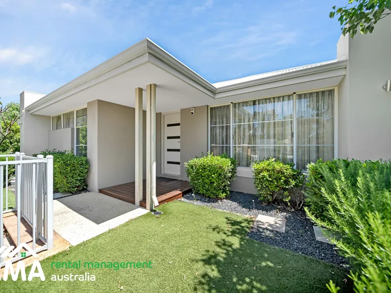 Spacious 3-Bedroom Family Home in Banksia Grove - A True Gem