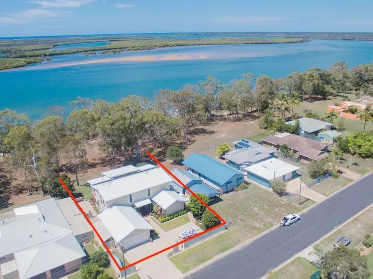 WATERFRONT, EXECUTIVE HOME ON BAFFLE CREEK