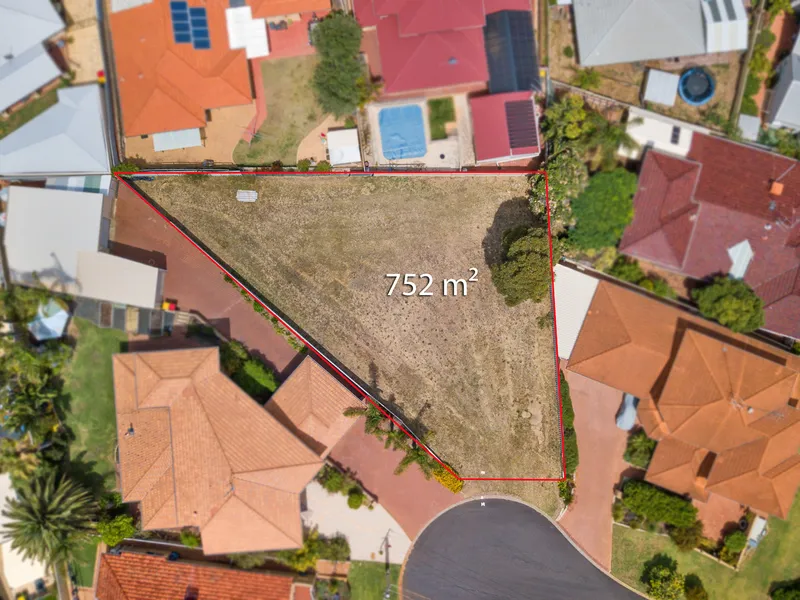 Huge Eaton Block With Water Views!