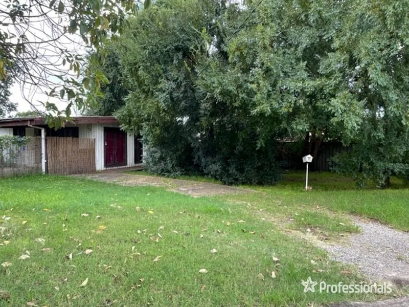 Open Home: Saturday 25th June at 1:00pm - 1:30pm : R3 with 26.74 m frontage...