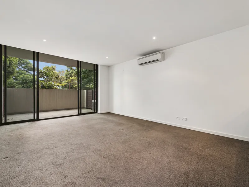 GROUND FLOOR MODERN LIVING IN PRIME LOCATION.