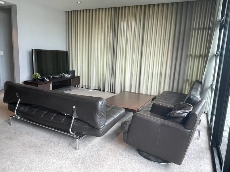 Fully furnished luxury 3 bedroom in the heart of Zetland