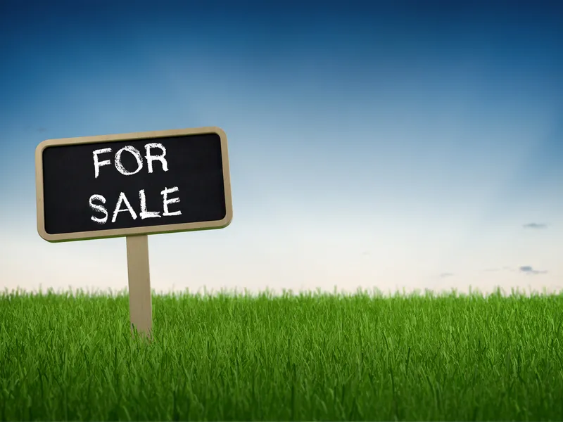 Rare find - Titled block in Beaconsfield!