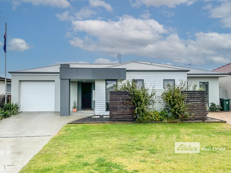 Modern home in the center of town