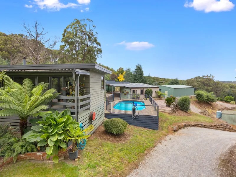 Your country escape – with big shed.
