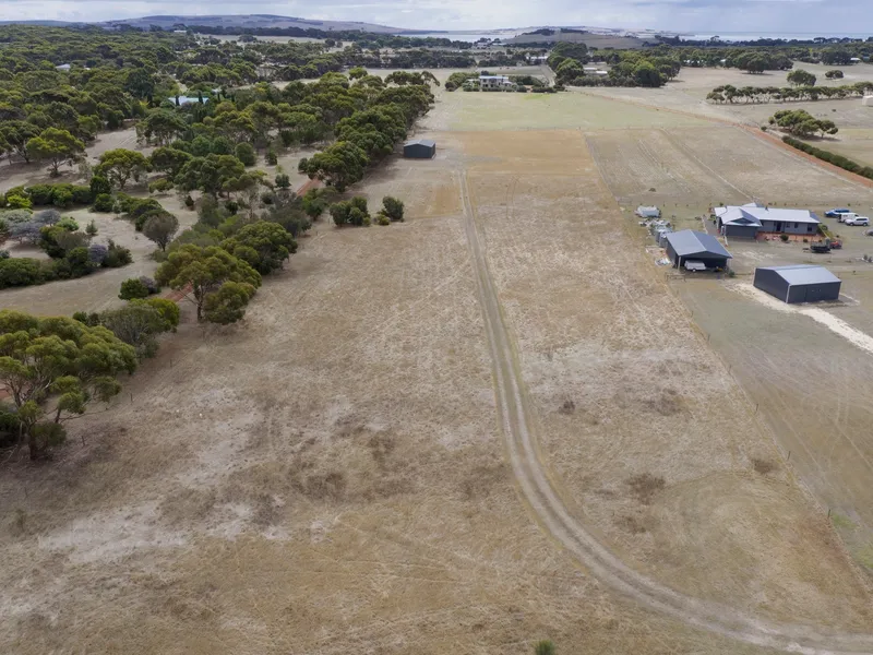 Large Lifestyle Allotment - Close to Town
