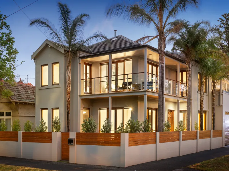 A Family Entertainer By The Beach