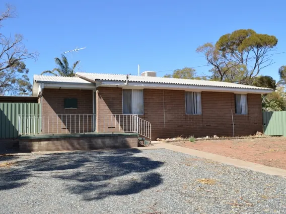 Brick home in quiet Cul de Sac!