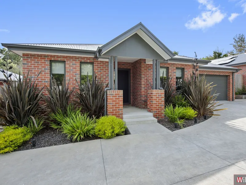 STYLISH MODERN RESIDENCE A LOVELY PACKAGE