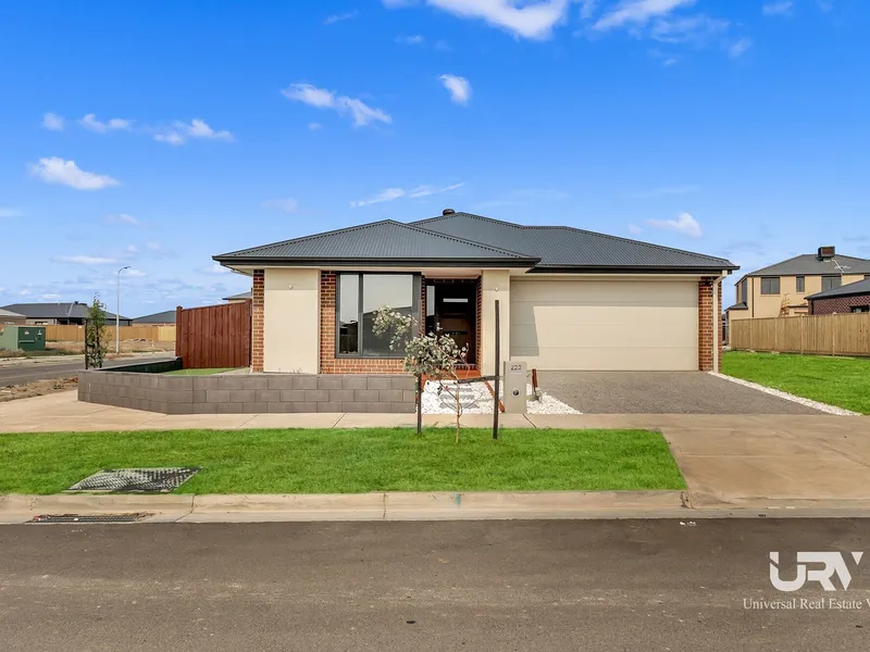 Big, Beautiful & Bodacious Home !!!!