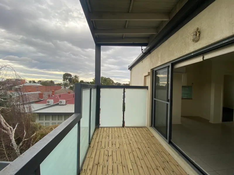 Recently Refreshed Apartment in heart of St Kilda