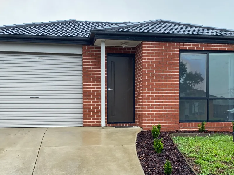Spacious Family Home in Cranbourne East