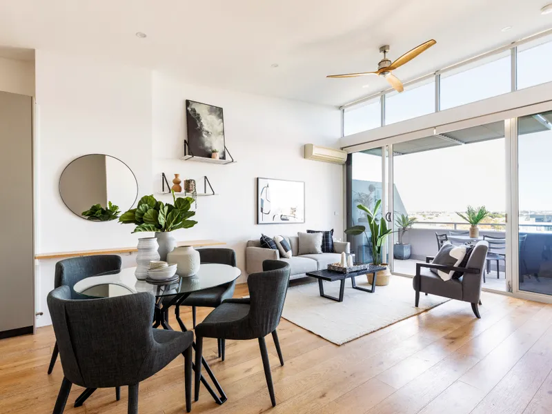 Oversized 1-bed / study / wide balcony