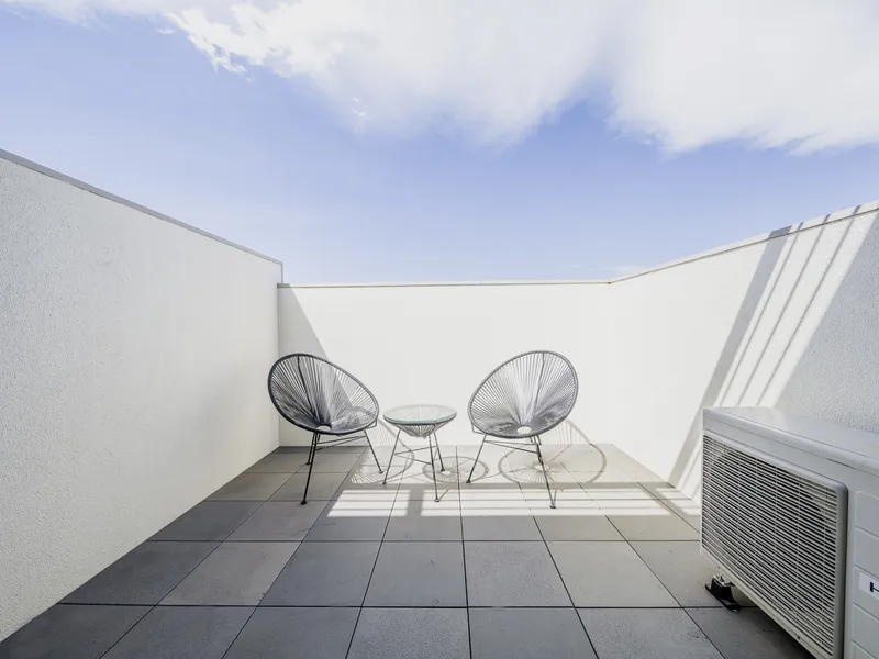 North-Easterly Top Floor with Plenty of Light Filled and Leafy View (Unit 309 is SOLD now and G03 is still available)