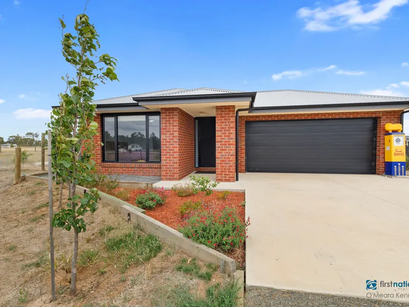 Near new family home on 2+ acres