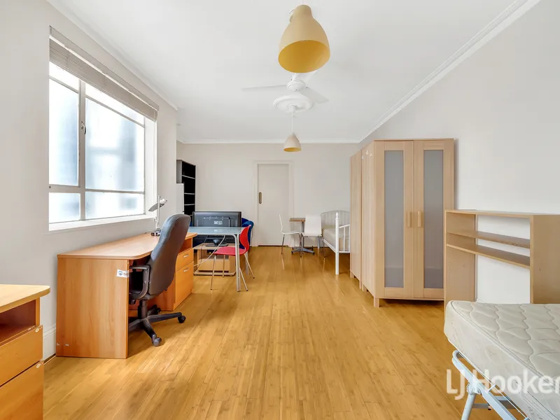 Fully Furnished Lovely One Bedroom Studio for Lease!