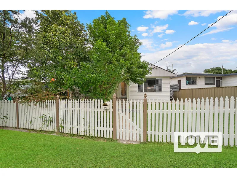 FAMILY HOME in LAKESIDE LOCATION