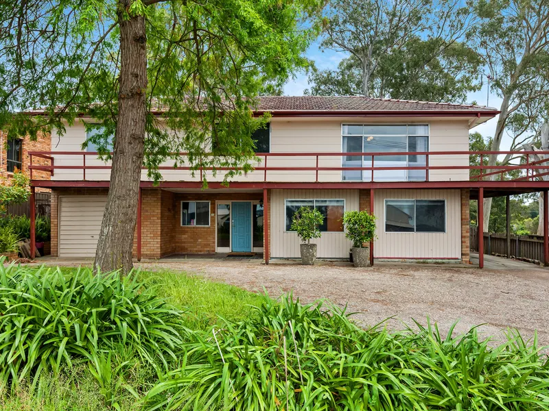 Potential-Packed Property on 1836sqm and Including a Lake View
