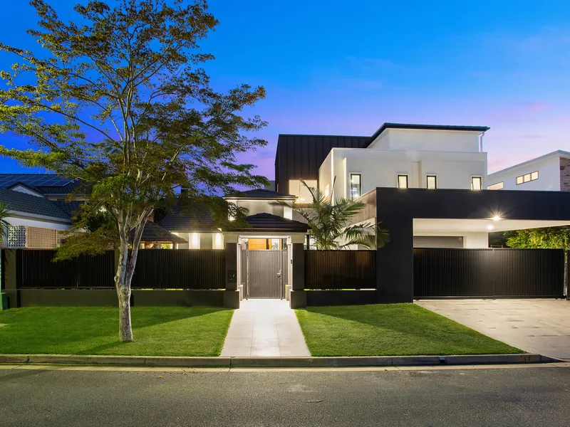 Dramatic Main River Masterpiece Spread Over 22m Water Frontage With Breathtaking  Views 