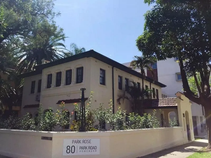 Homebush almost new 1 Bedroom + Study/2nd bedroom Apartment for rent!
