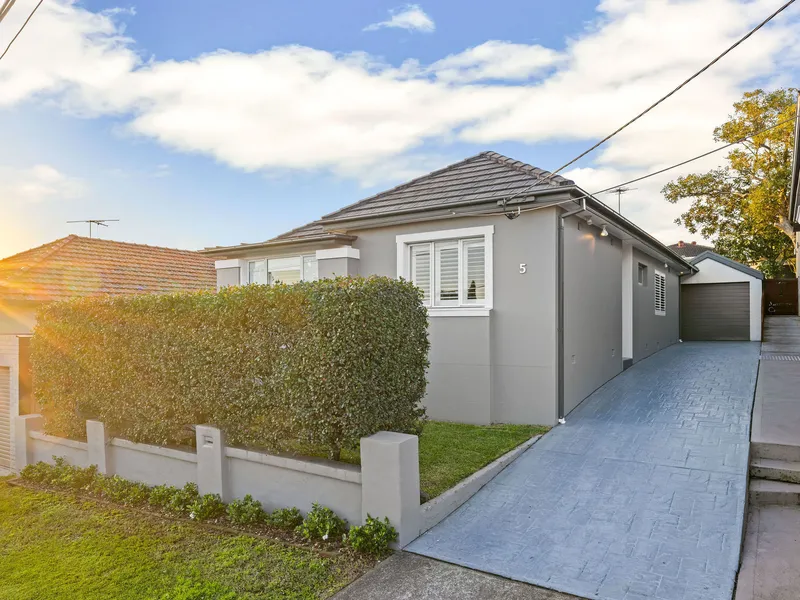 Sunshine And Serenity, A Freestanding Parkside Family Home With A Private North-Facing Garden