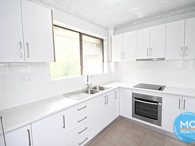 Renovated and Spacious Apartment in Auburn! 2 Bed, 1 Bath