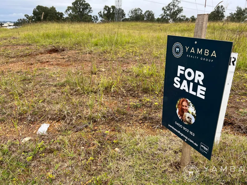Titled land in Jones Hill - 888m2!