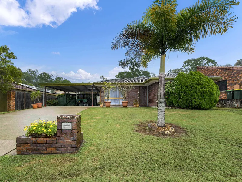 Large family home in ideal location! 