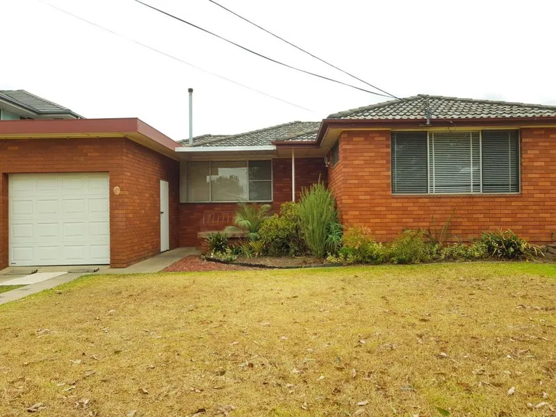 Charming 3 Bedroom Single Level Family Home!