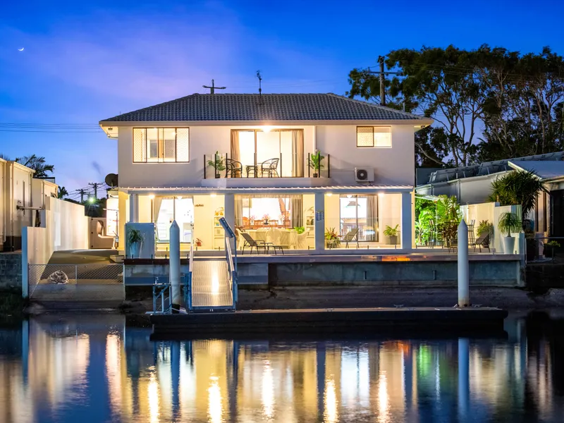 AUCTION - 24th APRIL at 5:00pm