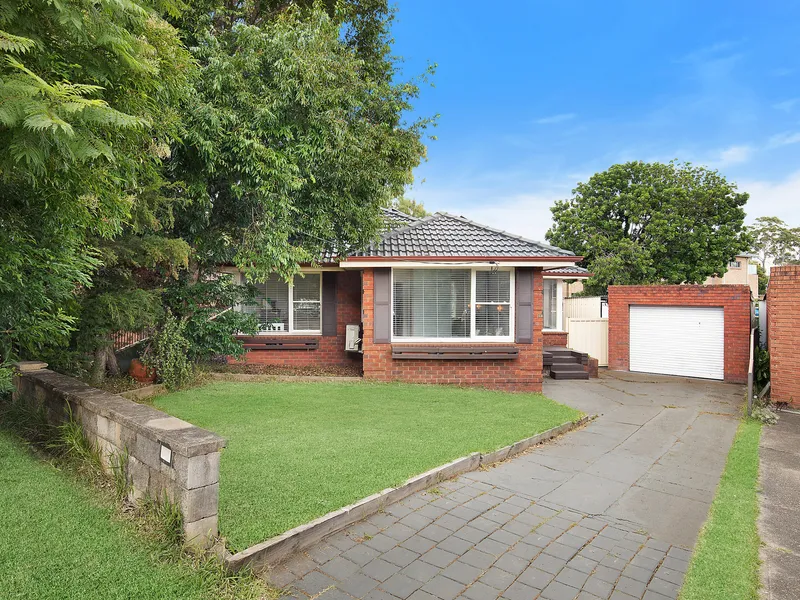 Light & Bright Single Level Home Ideal For The Growing Family